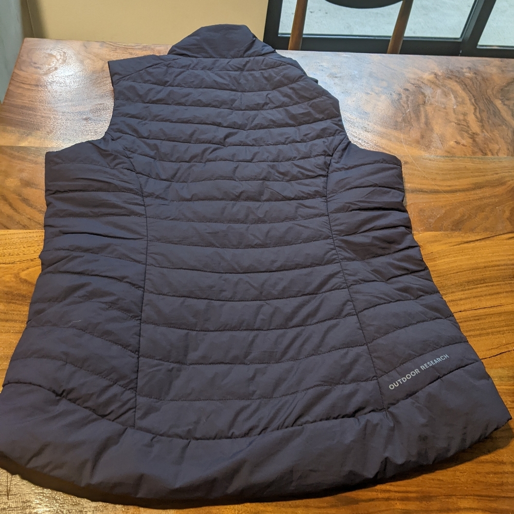 Outdoor Research - Women's Shadow Insulated Vest | Medium | Navy Blue - Picture 7 of 12